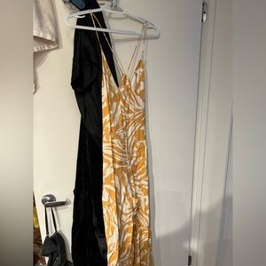 Super cute orange jumpsuit! Perfect for summer nights out.